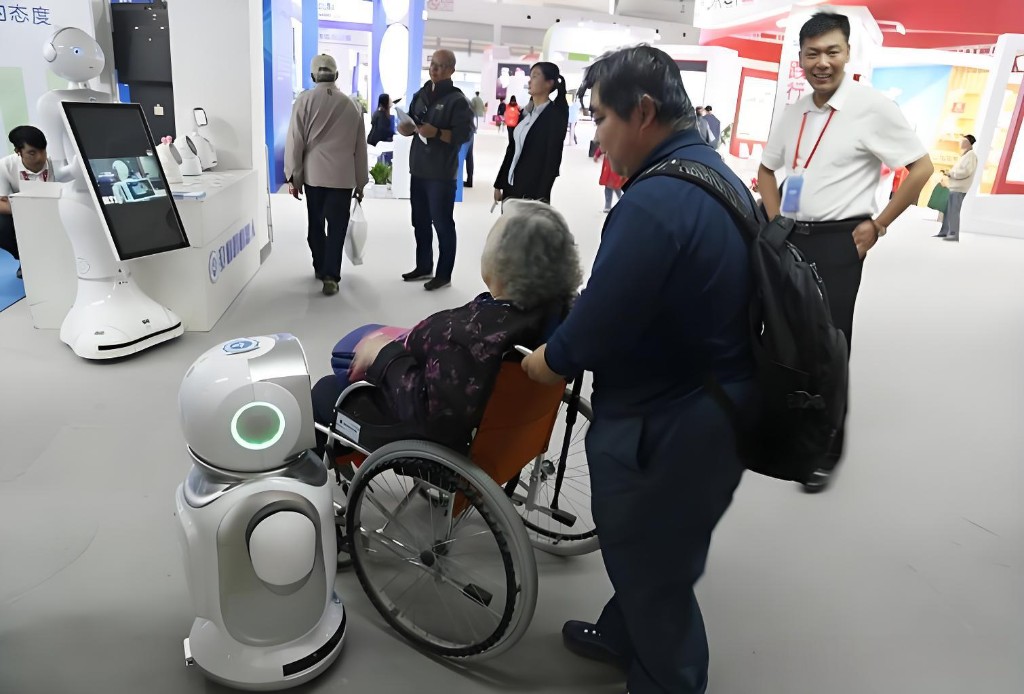 养老机器人展会